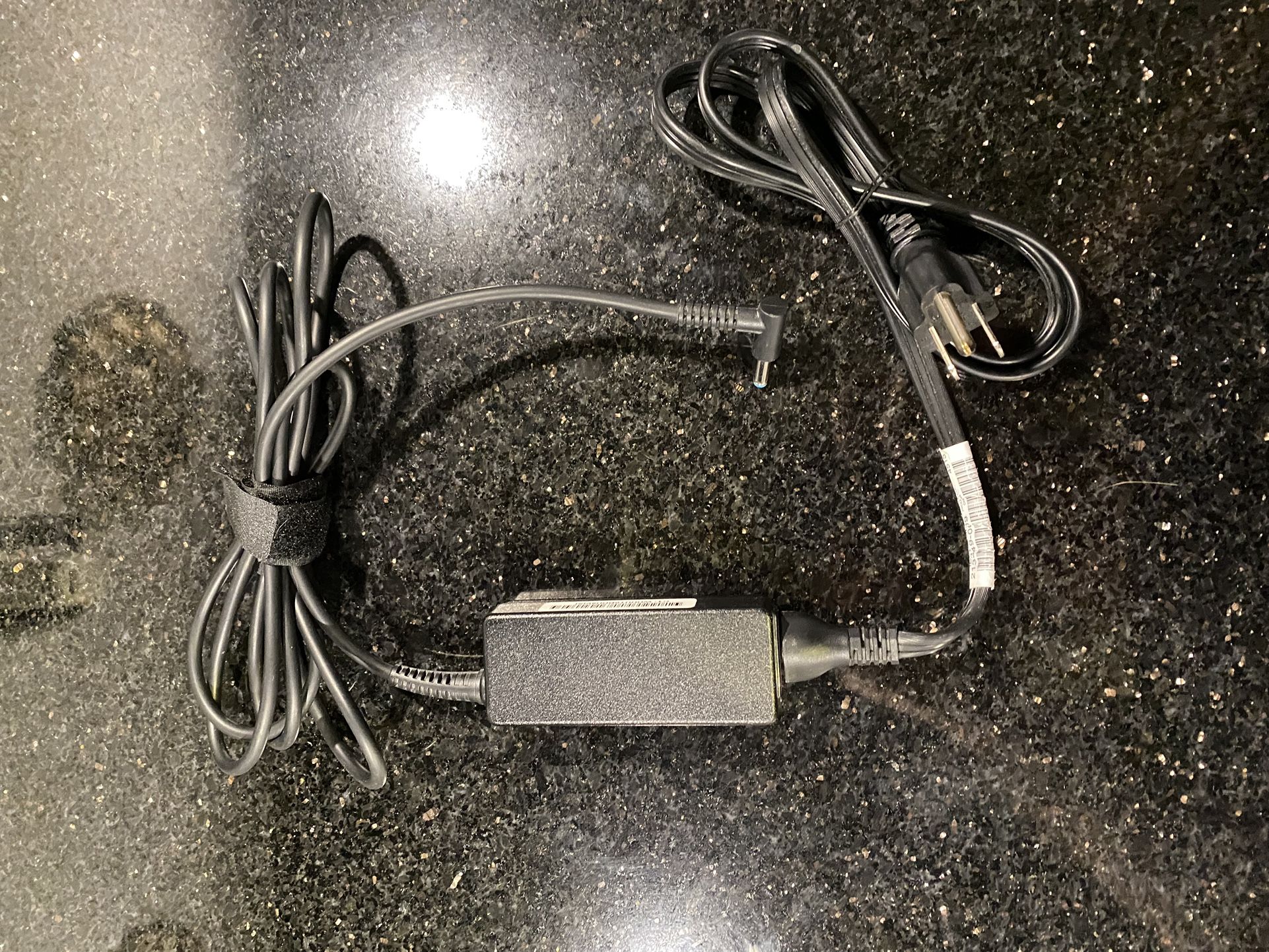 Genuine HP 45W Blue Tip Laptop AC Adapter Power Supply Charger 19.5V HSTNN-DA40