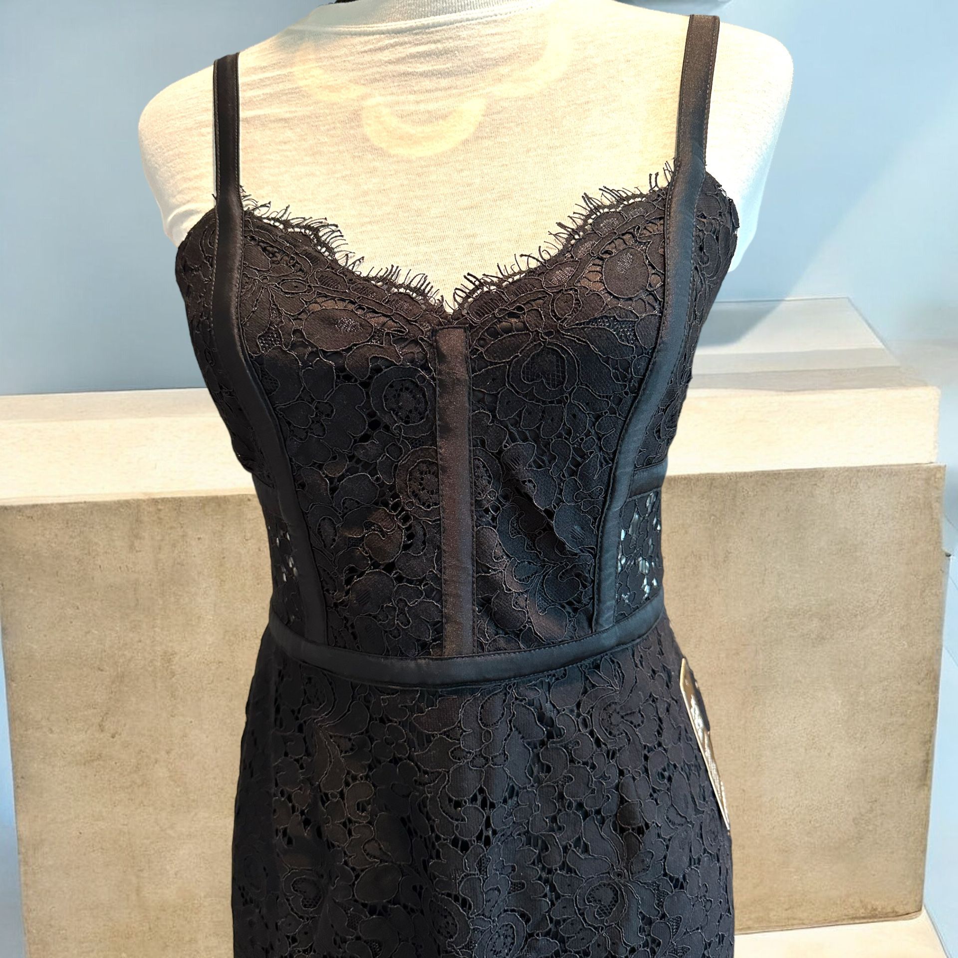 Express black lace slip faux corset dress Sweatheart neck line size 6 for Sale in Avon Lake, OH - OfferUp Express black lace slip faux corset dress Sweatheart neck line size 6 for Sale in Avon Lake, OH - OfferUp