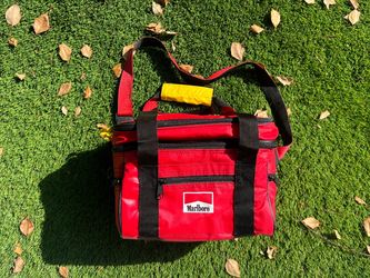 Vintage Marlboro Red Insulated Cooler Bag / Travel Bag