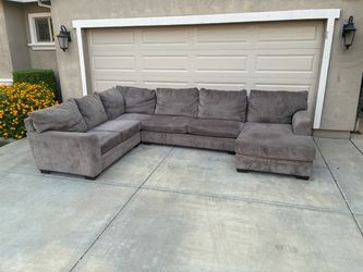 Large Gray U-Shaped Sectional w/ Chaise – Deep Cleaned