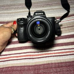 Sony Alpha 7 III Camera & FE 35mm  F1.8 Lense