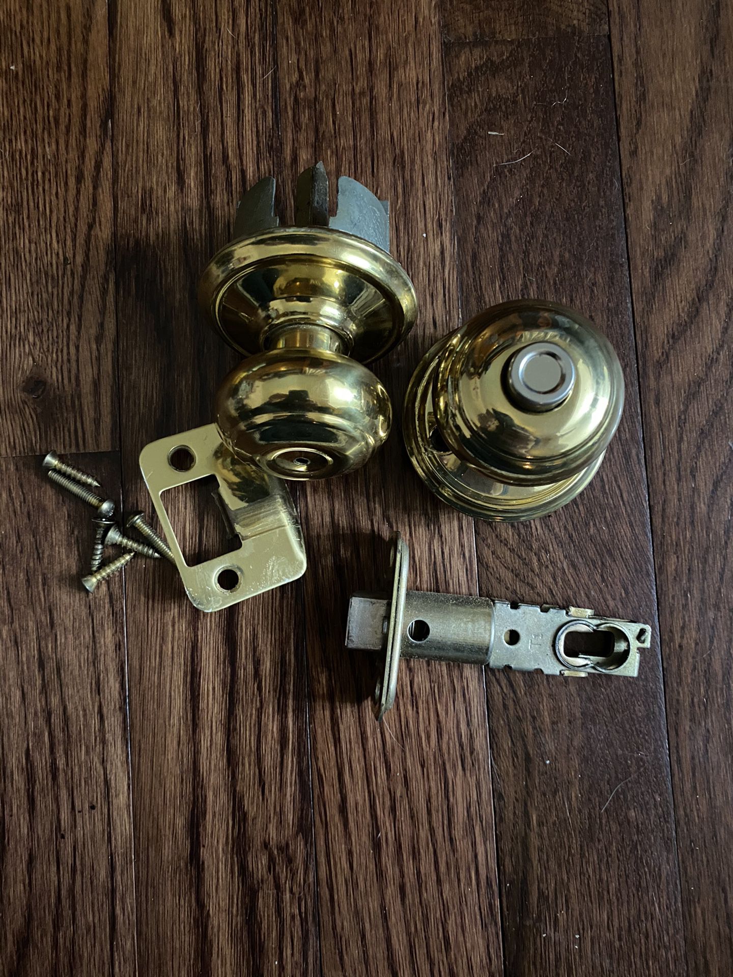 Schlage Georgian Door knobs in brass