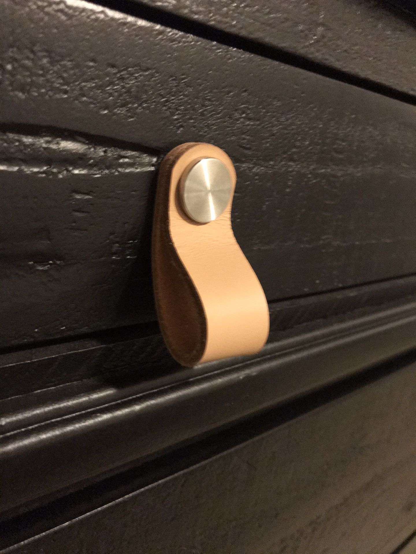 Leather strap dresser knob handle pulls