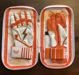 Bruce bolt Whataburger, Long Cuff Adult Small