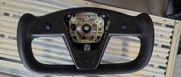 Model S Yolk Steering Wheel