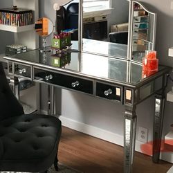 Elegant Mirrored Desk /vanity 