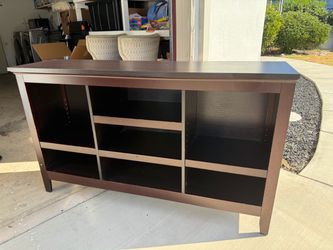 Media bookshelf