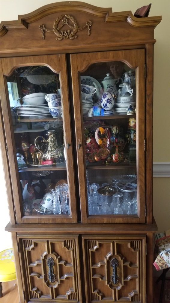 China cabinet, lighted