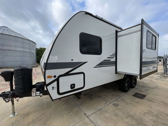 2022 Winnebago Micro Minnie 2108TB