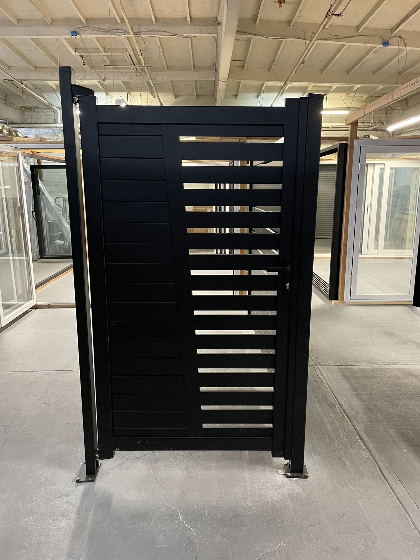 Modern Aluminum Fence And Gate Door