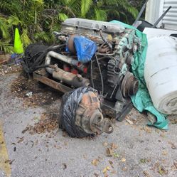 Detroit Diesel Series 60 12.7L (12L) engine + Allison B500 automatic bus transmission.