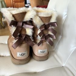 Ugg Bailey Bow 