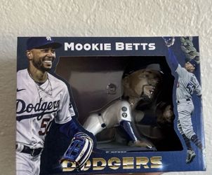 Mookie Betts 2023 Gold Glove Los Angeles LA Dodgers Bobblehead NEW