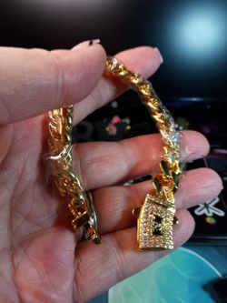 🔥14K GOLD PLATED, WITH RHINESTONE DECORATED BOX LOCK CUBAN LINK BRACELET