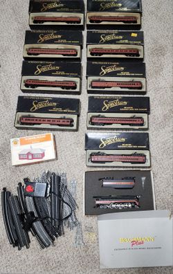 Bachmann Norfolk & Western 4-8-4 locomotive w smoke & 9 Spectrum passenger cars + Track