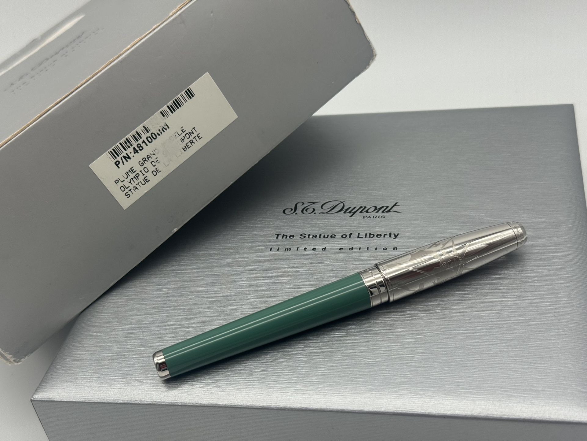 S.T. Dupont 万年筆 シルバー/グリーン 91704563b1e542e397804eb9b2c378