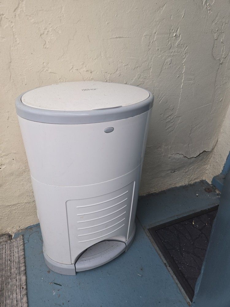 Diaper Garbage Pail