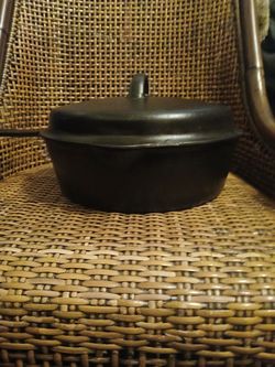 Griswold Iron Mountain #8 cast iron Chicken Frier skillet w/lid