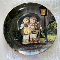 $20 - 2 MJ Hummel plates
