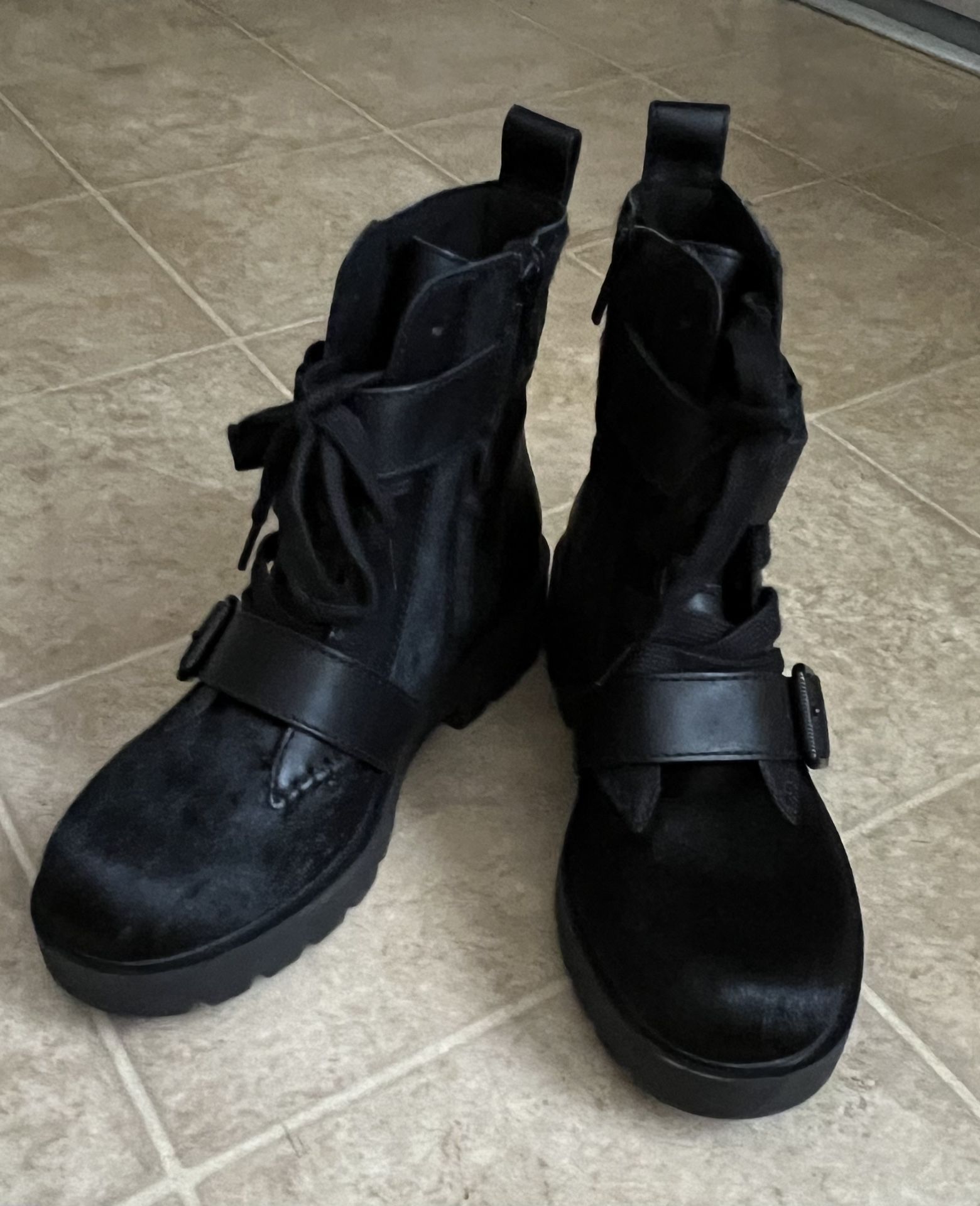 Ugg Women’s Boots, Size 8