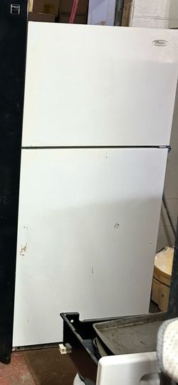 Top freezer Whirpool refrigerator