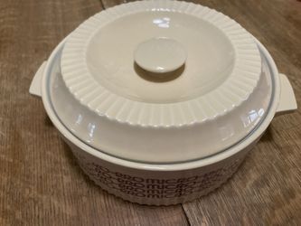 Vintage Micro-Pro Covered Round Casserole Dish / Microwave & Oven-Proof