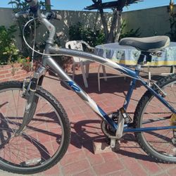 Men's Bike Sz 26 Tires Runs Good