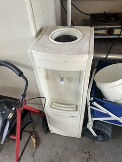 Zephyrhills Water Dispenser Works Great!
