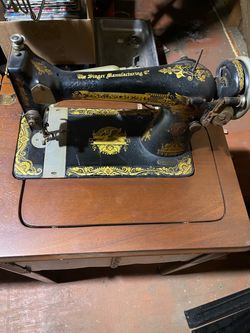 Antique Singer Manufacturing Co. Sewing Machine