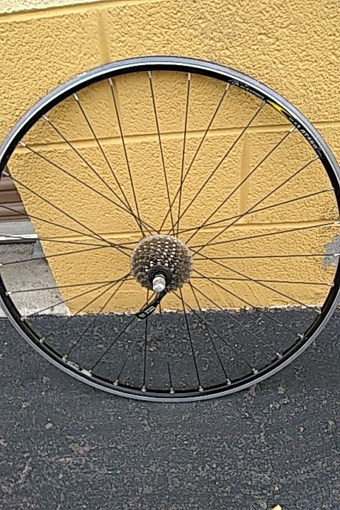 700c Alexrims AT450 has 8 cog sram sprocket- quick release