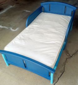 DELTA TODDLER BED/MATTRESS - USED