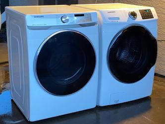 SAMSUNG WASHER AND GAS DRYER SET