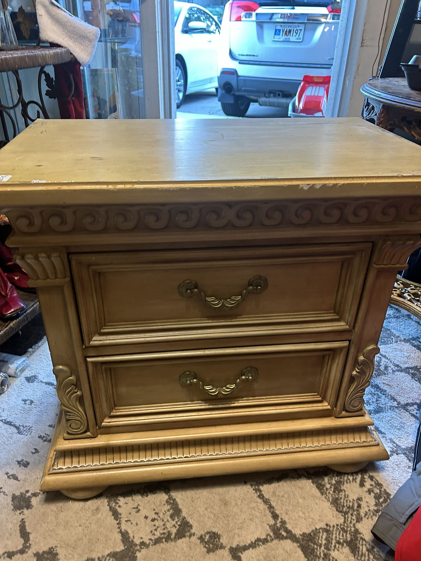 Side Table ( Fayetteville Ga