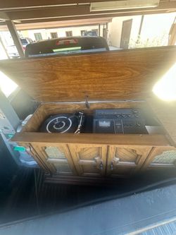 magnavox vinyl record player