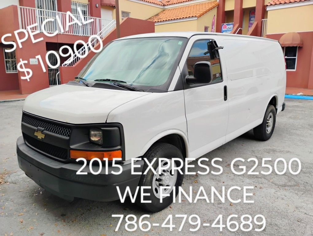 2015 CHEVROLET EXPRESS G2500 CARGO VAN DE TRABAJO.