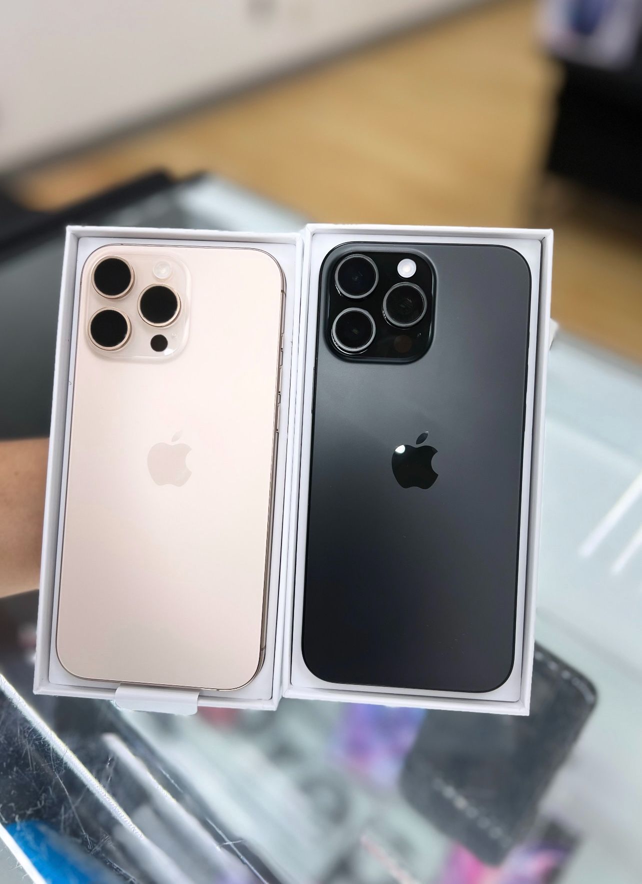 iPhone 16 Pro Max (Unlocked) 
