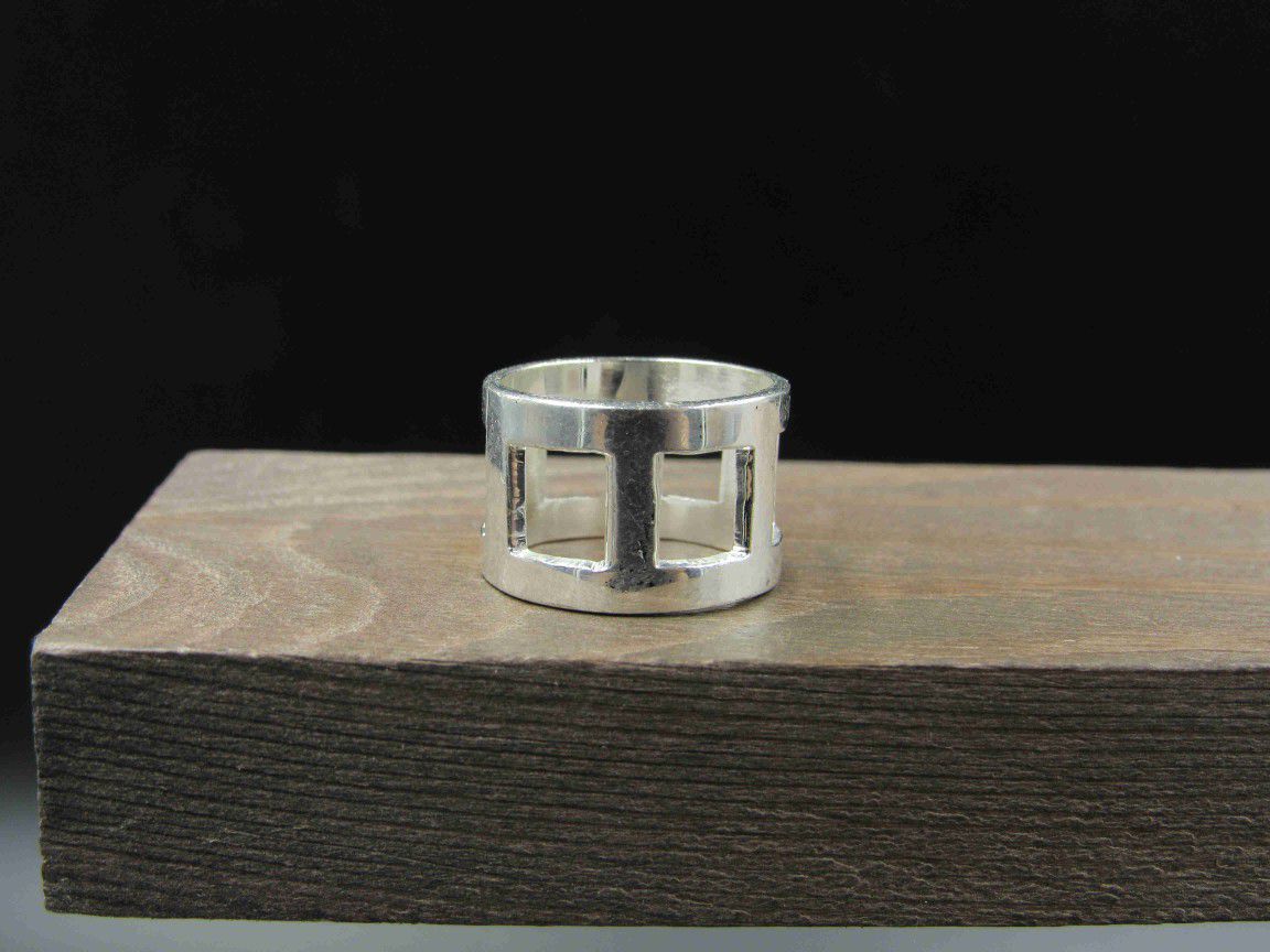 Size 6 Sterling Silver Rustic Worn Square Cutout Wide Band Ring Vintage