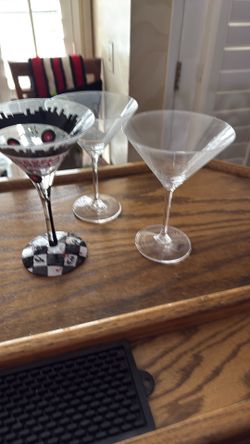 3 martini glassss