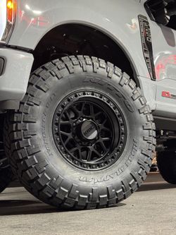 KMC GRS 18x9 -12 8x170 W/ 38” Nitto Ridge Grapplers