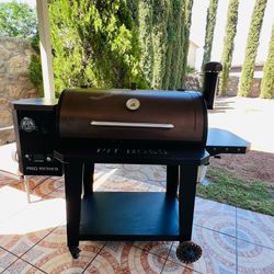 Pit Boss Wood Pellet Pro 1100-Sq. in