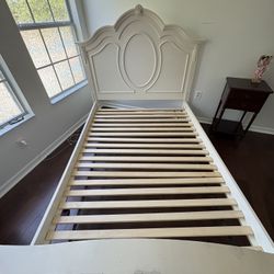 Full size Bed frame Victorian style