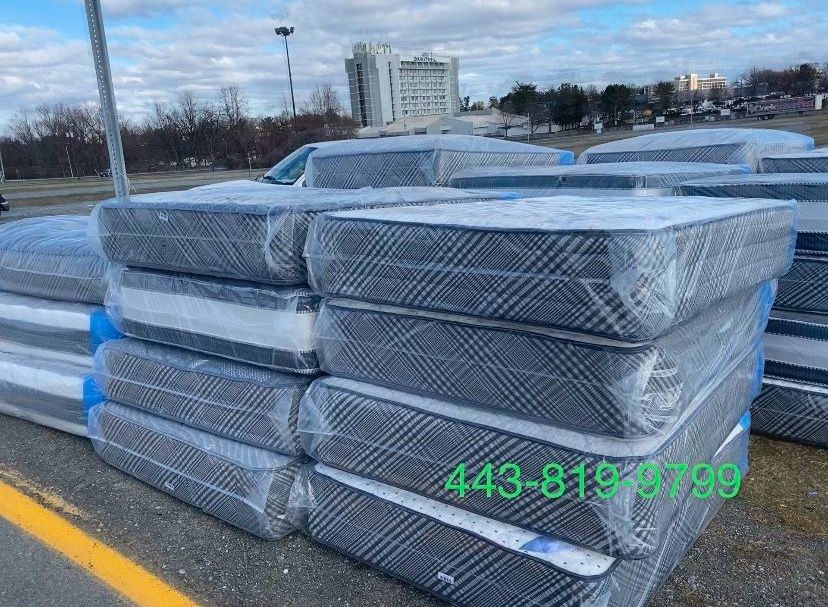 Queen Mattress - Double Sides - Come With Free Box Spring - Free Delivery 🚚 Today