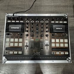 Traktor Kontrol S5 DJ Controller w/ Official Flight Case – Plug & Play