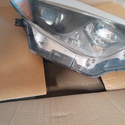 (ORIGINAL)Right headlight for toyota corolla 2014-2016