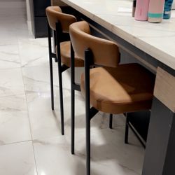 6 Counter Island  Chairs Brand New Never Used 