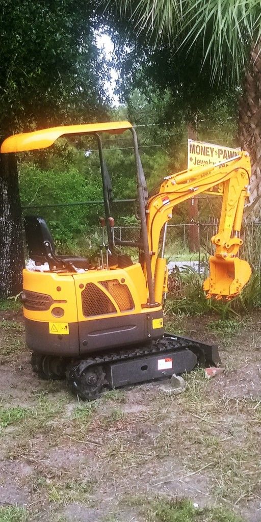 For Sale Amazing Machine Excavator Crowler For Odd Job & Narrow Palaces Complete The Task