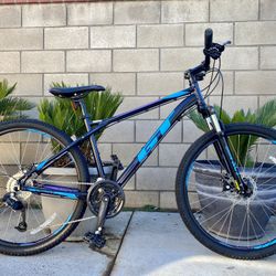 GT Laguna PRO Mountain Bike 27.5”