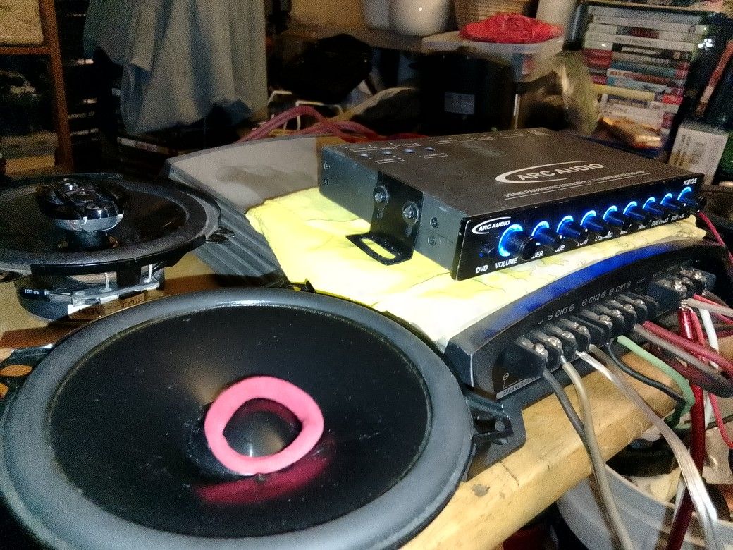 ARC Audio KEQ5 5-Band Parametric Equalizer With Subwoofer PRE-AMP And DVD Input 