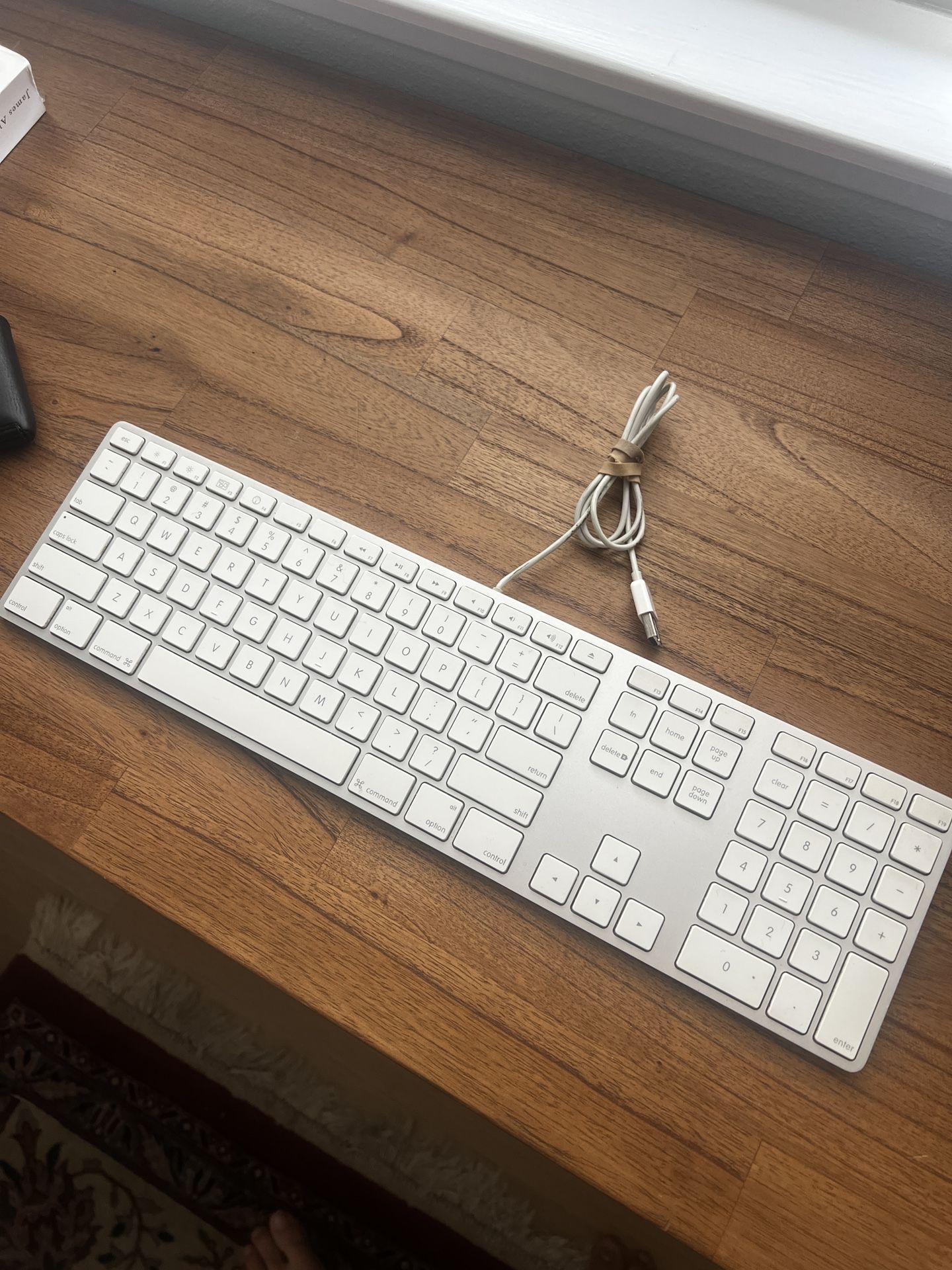 Apple Wired Numeric Computer Desktop Keyboard