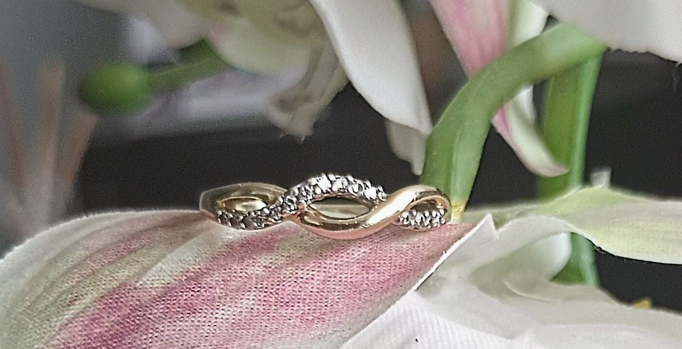 10kt Gold 1/4ct Diamond Twist/Twine Design Women's Ring